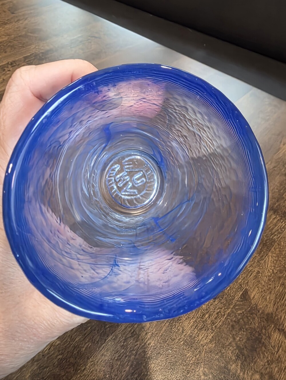 Kosta Boda Ulrica Hydman-Vallien Blue Swirl Mine Drinking Glass - Picture 7 of 8